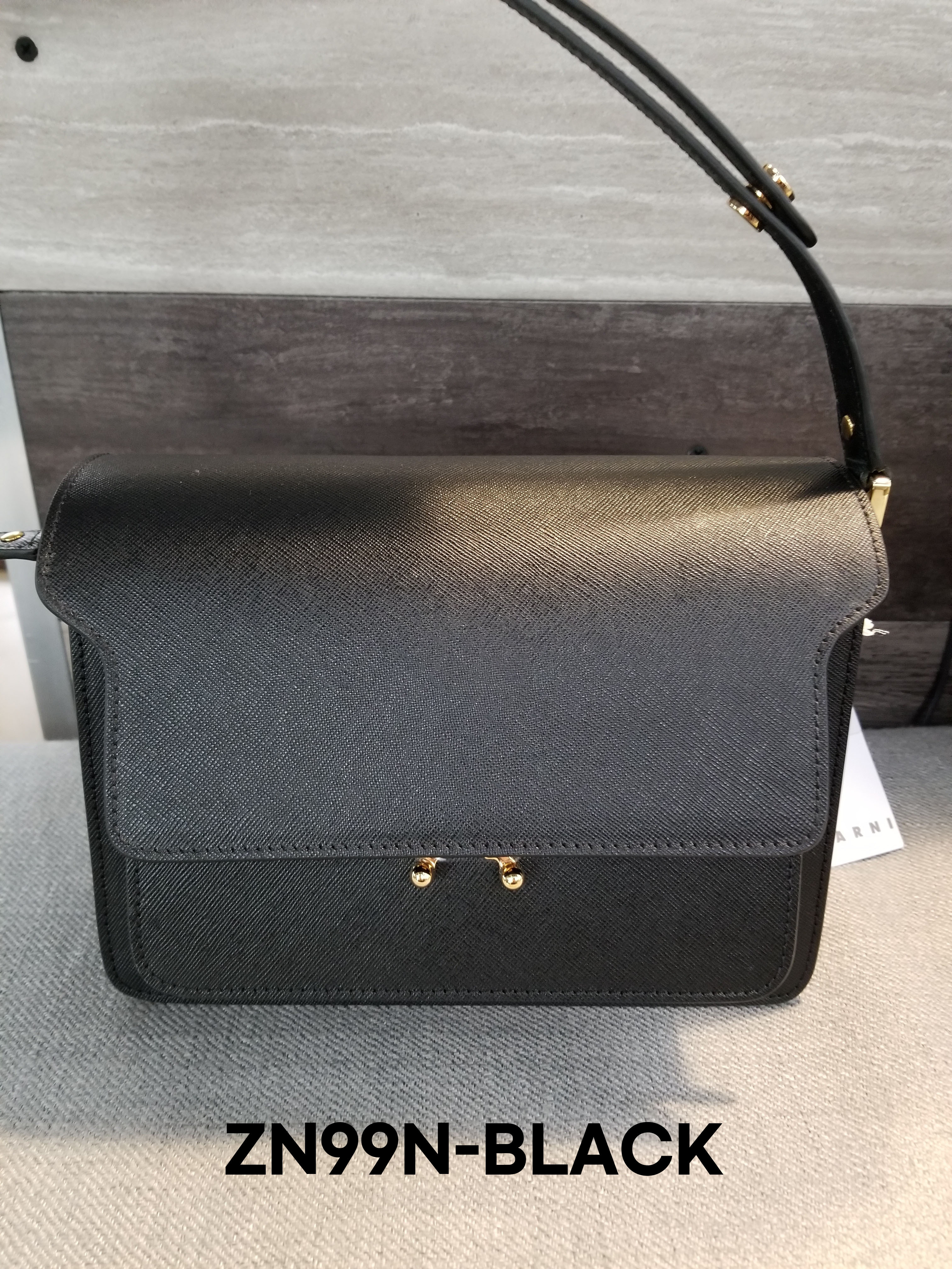 MARNI◆SBMPN09N01 LV520 サフィアーノ TRUNK BAG MARNI◇SBMPN09N01 LV520 サフィアーノ TRUNK BAG (MARNI