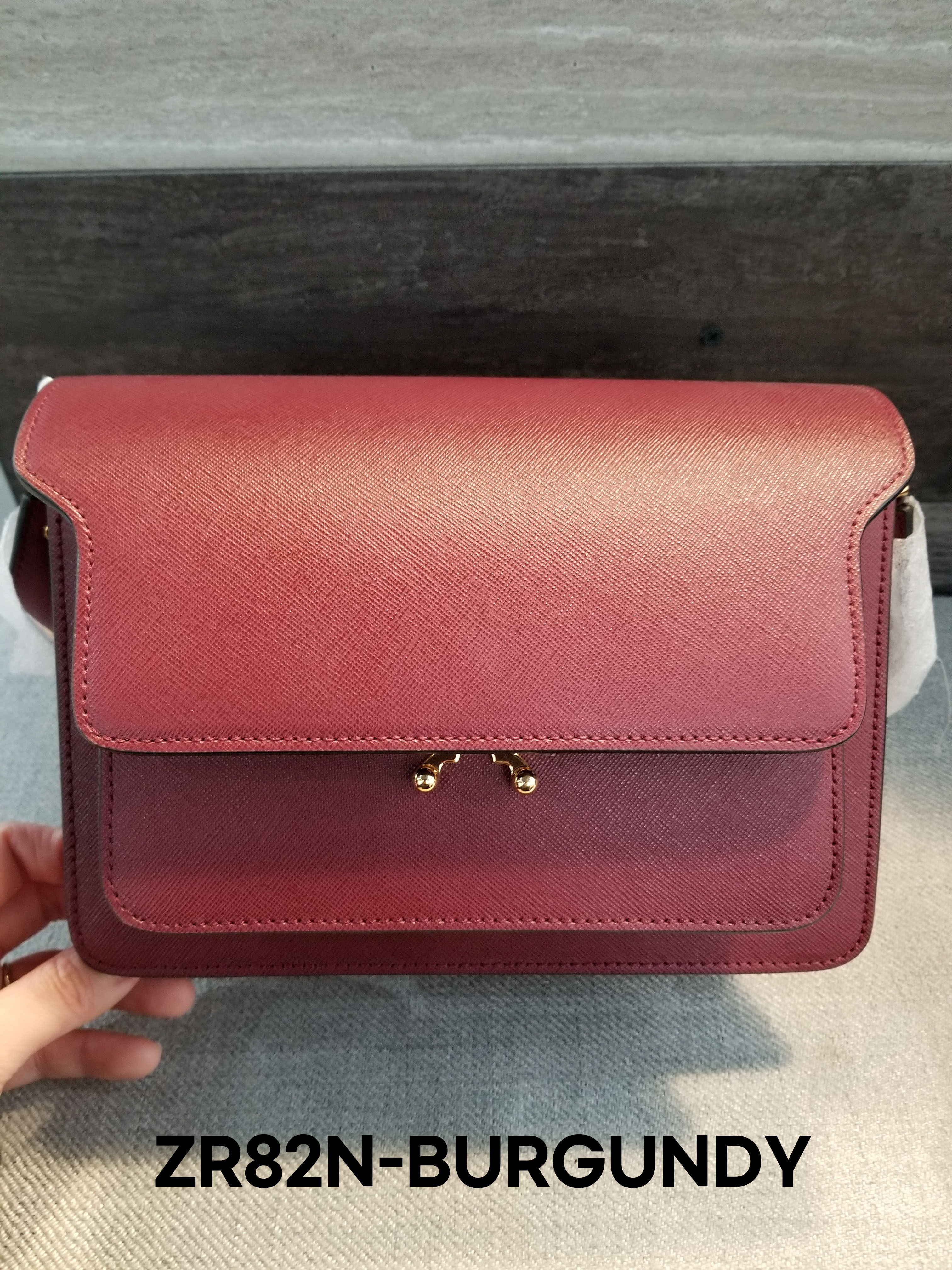 MARNI◆SBMPN09N01 LV520 サフィアーノ TRUNK BAG MARNI◇SBMPN09N01 LV520 サフィアーノ TRUNK BAG (MARNI