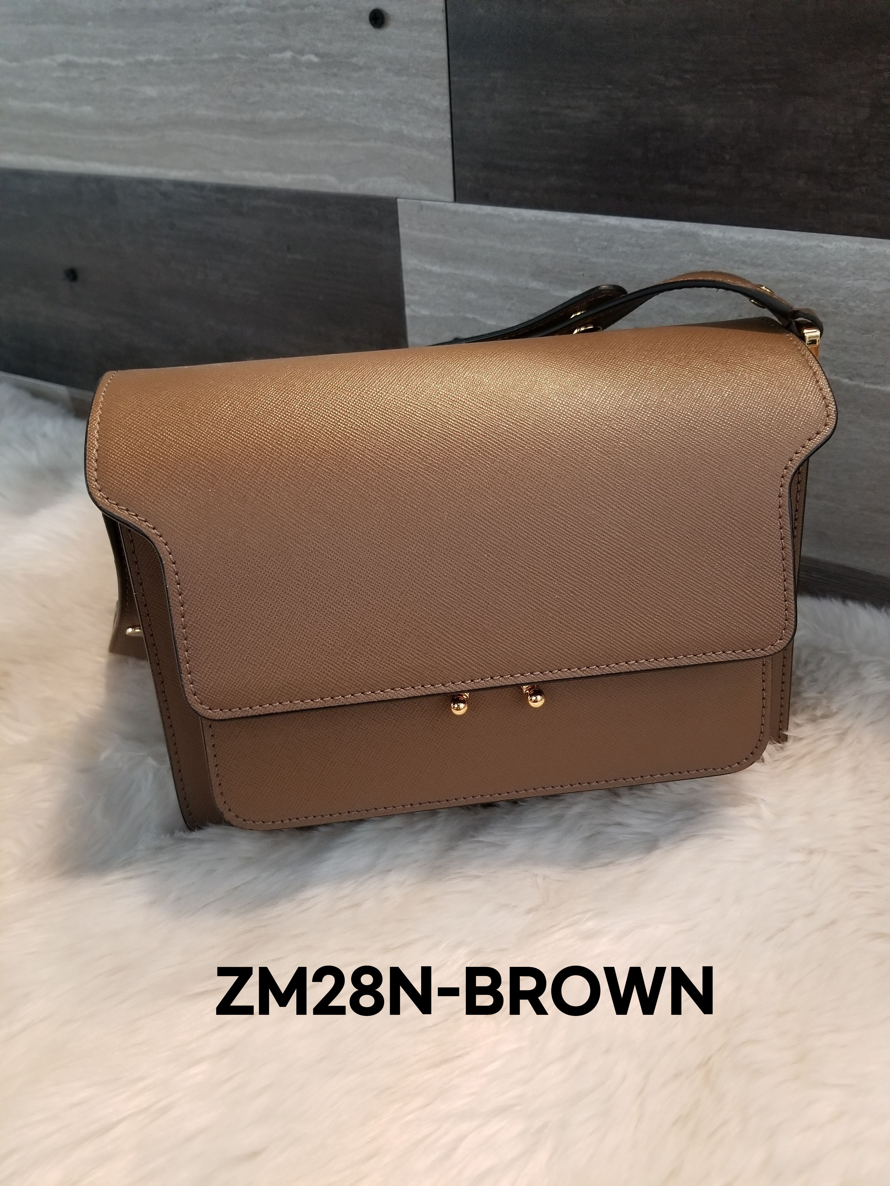 MARNI◆SBMPN09N01 LV520 サフィアーノ TRUNK BAG MARNI◇SBMPN09N01 LV520 サフィアーノ TRUNK BAG (MARNI