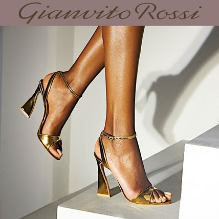 Gianvito Rossi x サンダル・ミュール(レディース)|新作を海外通販 Gianvito Rossi x サンダル・ミュール(レディース)|新作を海外通販