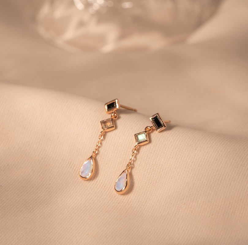 Wing bling☆３種類の天然石使用！Grow Lightピアス Wing bling☆3種類の天然石使用！Grow Lightピアス (wing bling