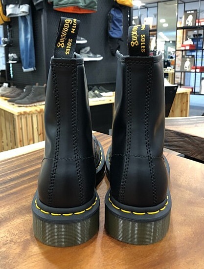 ☆送料・関税込☆Dr Martens★101 6 EYE BOO.T★人気★ Amazon.com | Dr. Martens Unisex 101 Crazy Horse Leather 6