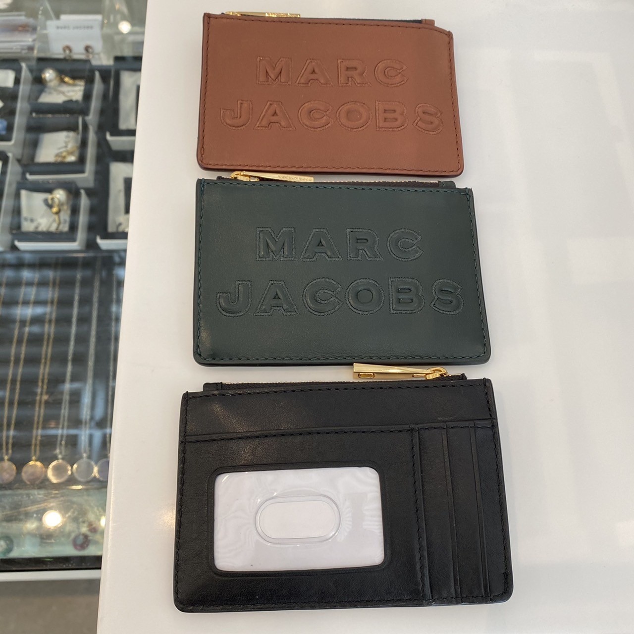 SALE! Marc Jacobs ロゴ \"FLASH\" ミニ 財布 マルチ ウォレット♪