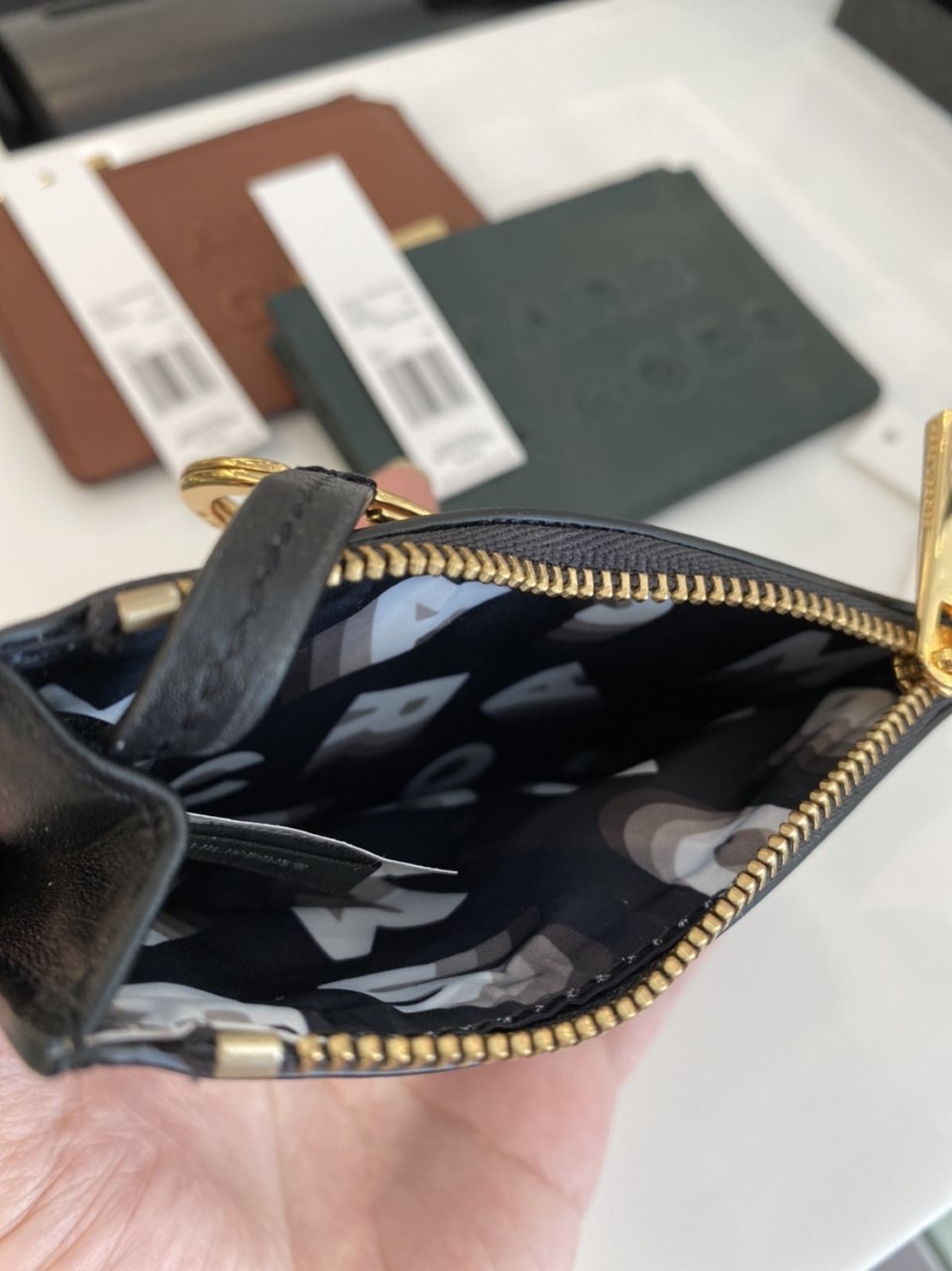 SALE! Marc Jacobs ロゴ \"FLASH\" ミニ 財布 マルチ ウォレット♪