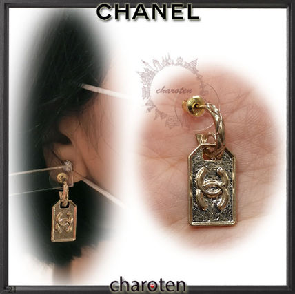 CHANEL ピアス 【揺れるCCタグ】最新/限定♡大人可愛い♪タグ風ピアス