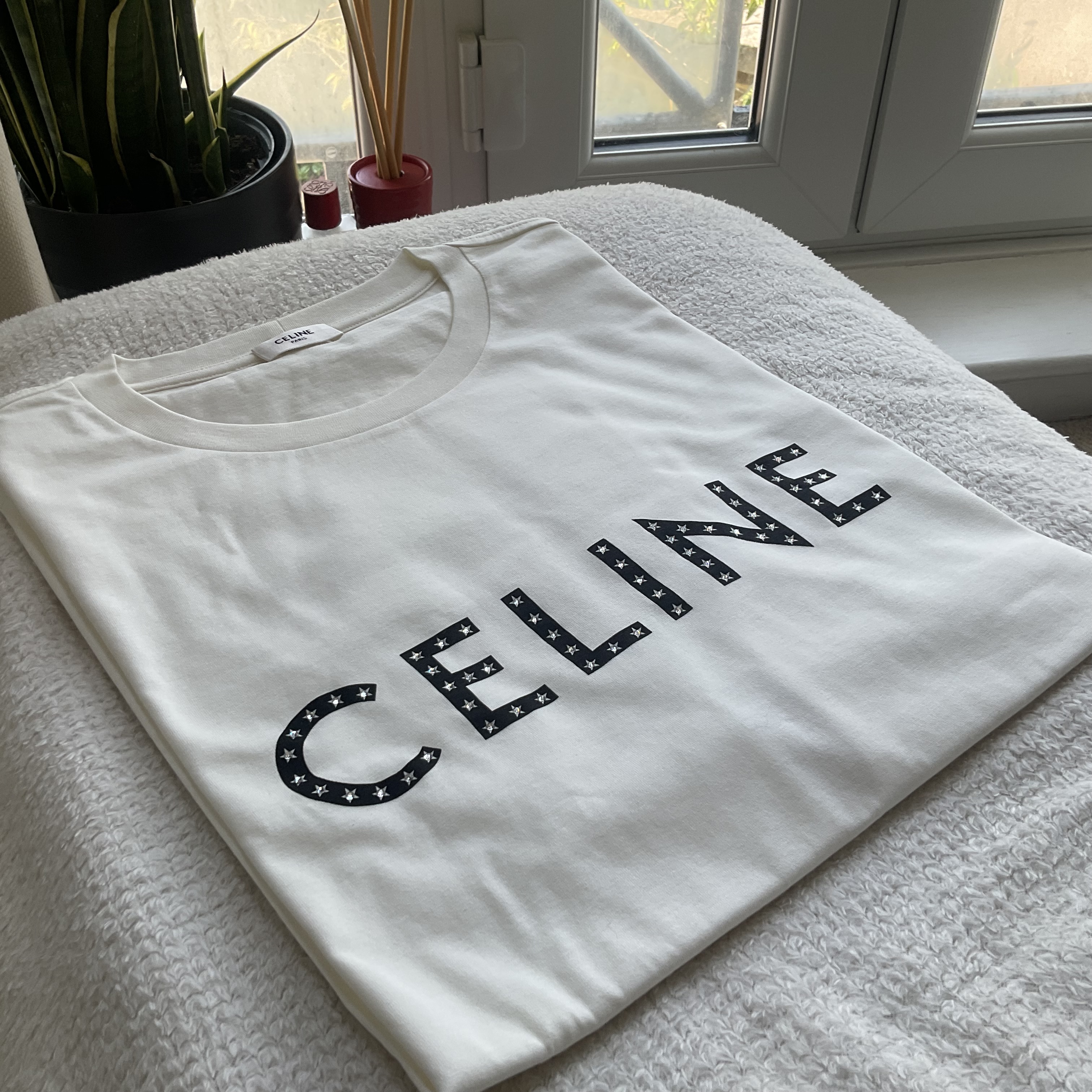 セリーヌオム スタッズロゴプリントコットンジャージーTシャツ