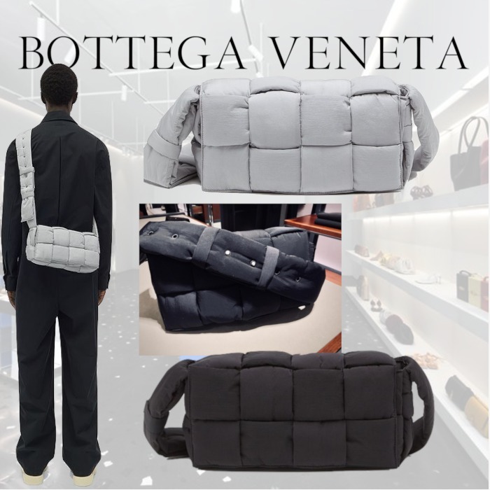 直営店 BOTTEGA VENETA ザ・パデッド テック カセット