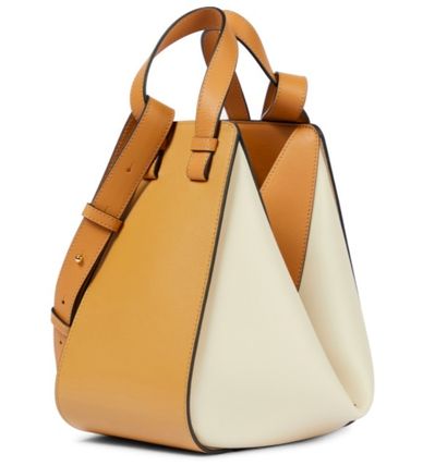 LOEWE HAMMOCK Small hammock bag in classic calfskin (326.30KS35 / 0010825768, 326.30KS35 / 0010561967, 326.30KS35 / 0010644094, 387.30PS35 / LOEWE HAMMOCK Small hammock bag in classic calfskin (326.30KS35 / 0010825768, 326.30KS35 / 0010561967, 326.30KS35 / 0010644094, 387.30PS35 /
