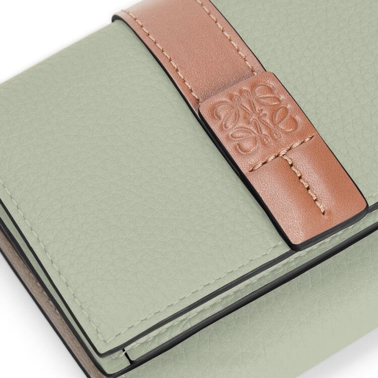 【LOEWE】トライフォールド ウォレット (ソフトグレインカーフ)