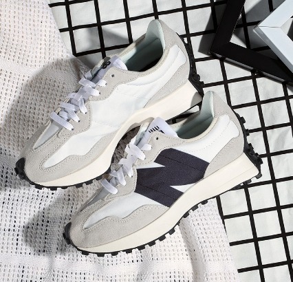 ☆大人気☆New Balance 327 White/Grey