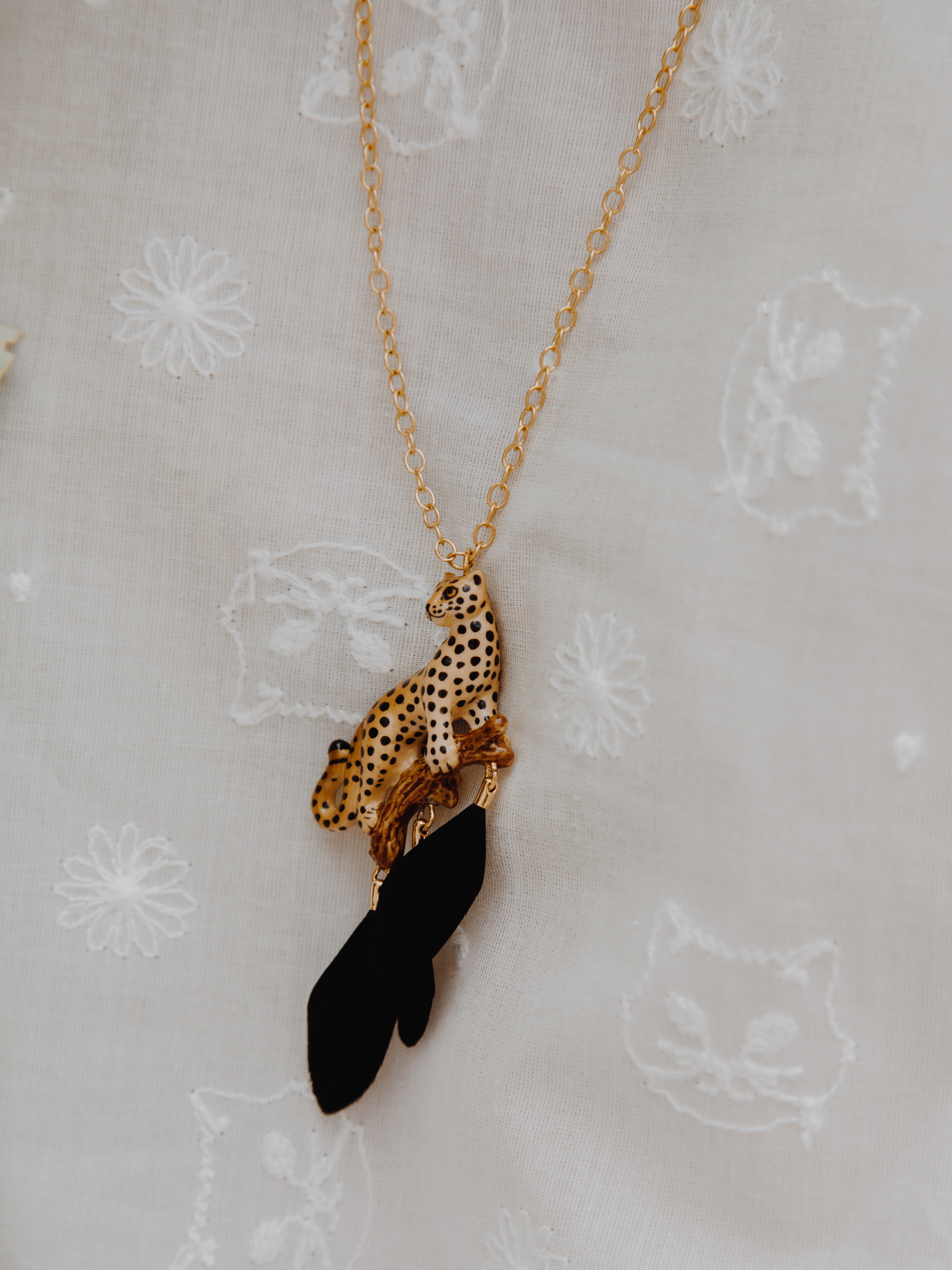 Nach(ナッシュ) ネックレス leopard sur branche avec plumes 21/F nach LEOPARD SUR BRANCHE AVEC PLUMES ネックレス (NACH