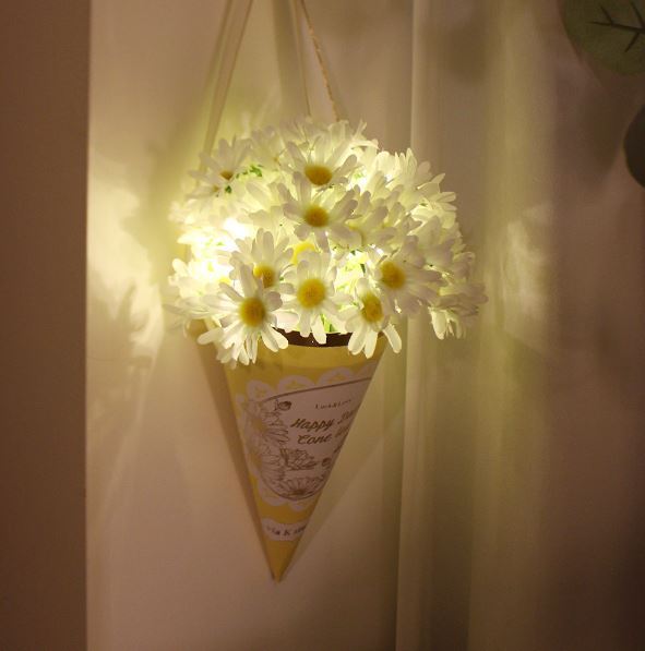 VIA K★乾電池だからどこでもOK！Happy daisy cone LED lights