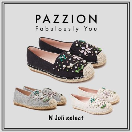 【ネット限定】 【日本から発送】PAZZION ポインテッドトゥ フラットシューズ フラットシューズ 【日本から発送】PAZZION ビジューつき エスパドリーユ【BUYMA】