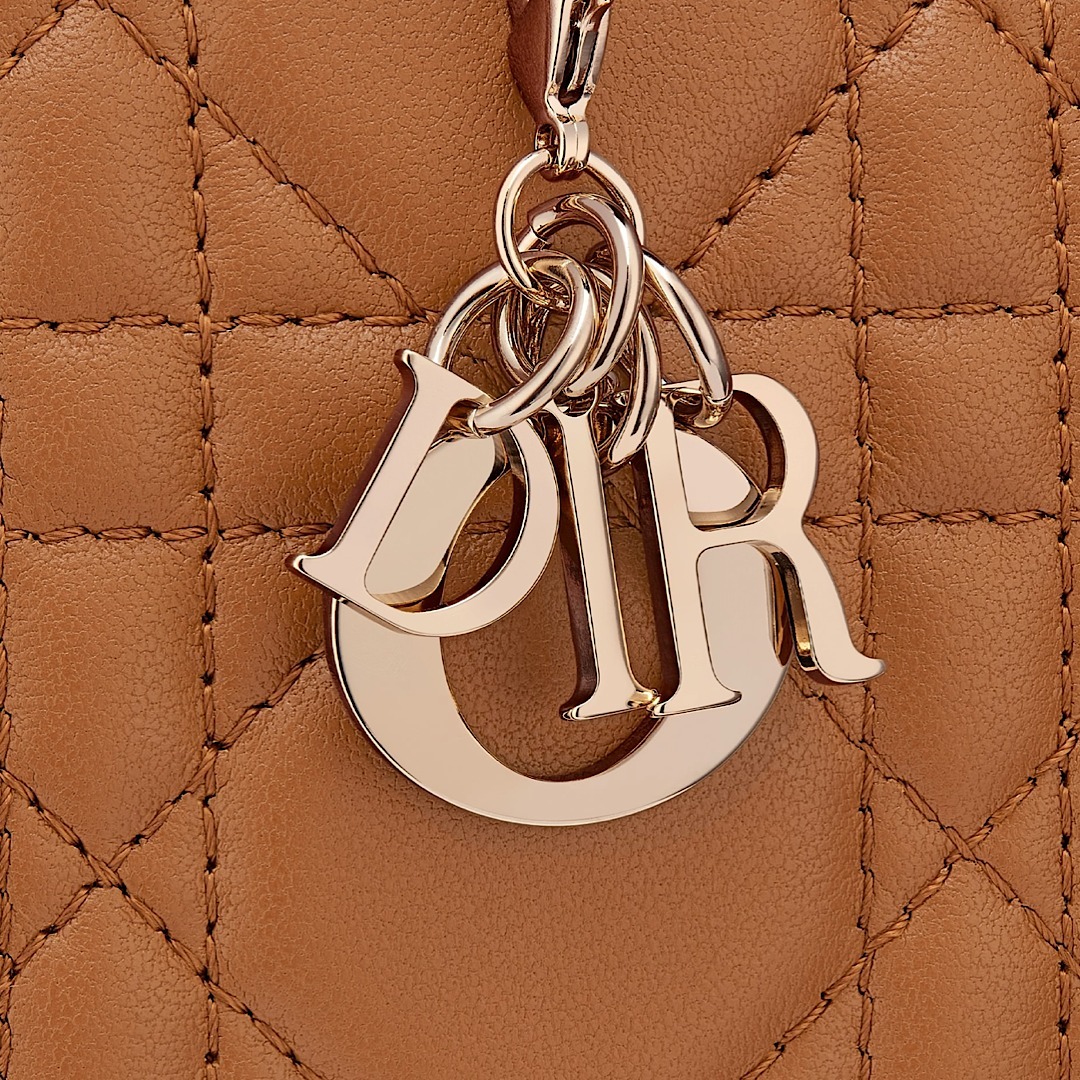 【DIOR】新色登場!LADY DIOR*カナージュ ロータス ウォレット