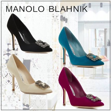 Black velvet Manolo Blahnik Hangisi(マノロブラニク) - 海外通販のBUYMA