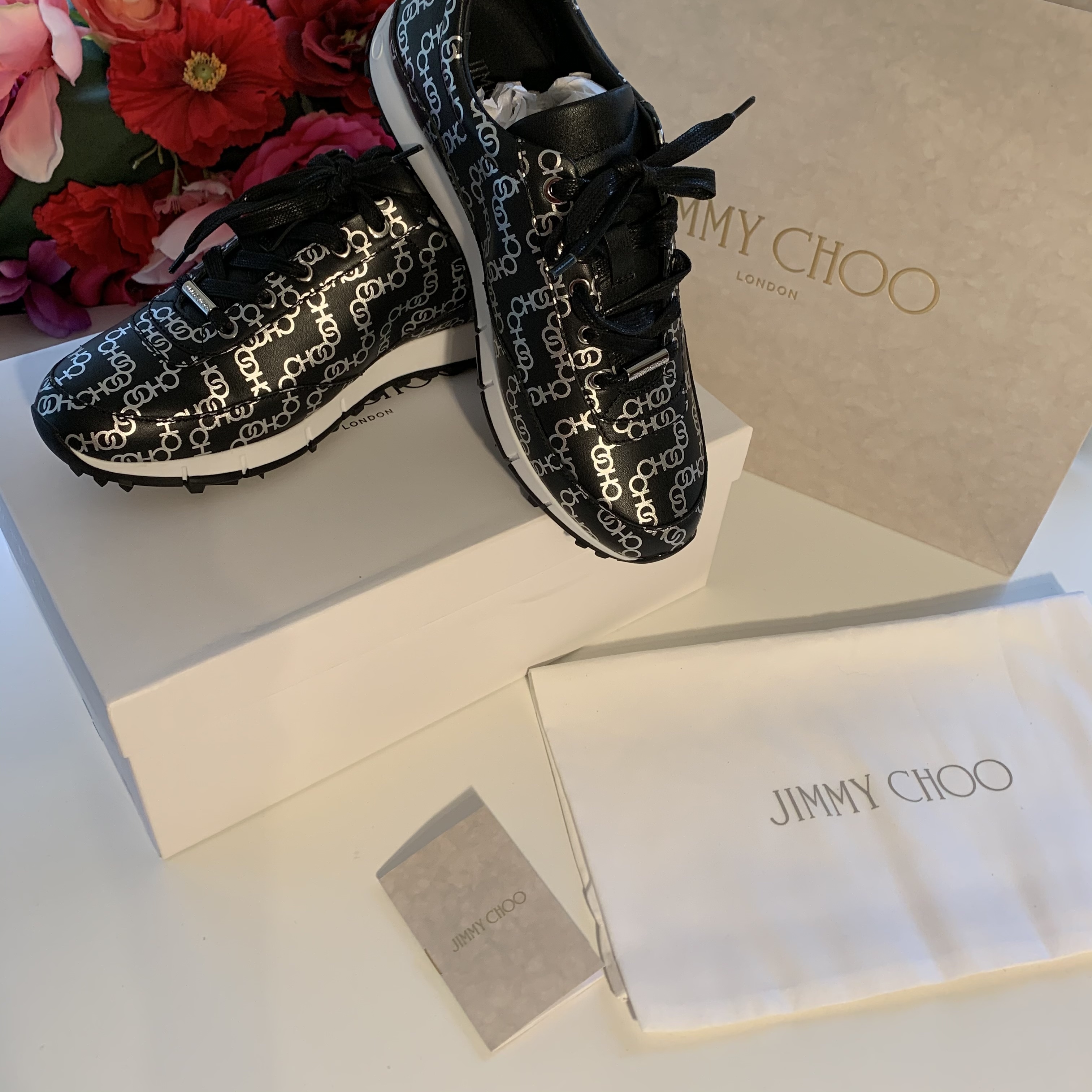 格安新品  JIMMY CHOO *MONZAレザーCHOOチェーンプリントブラックxシルバー 靴