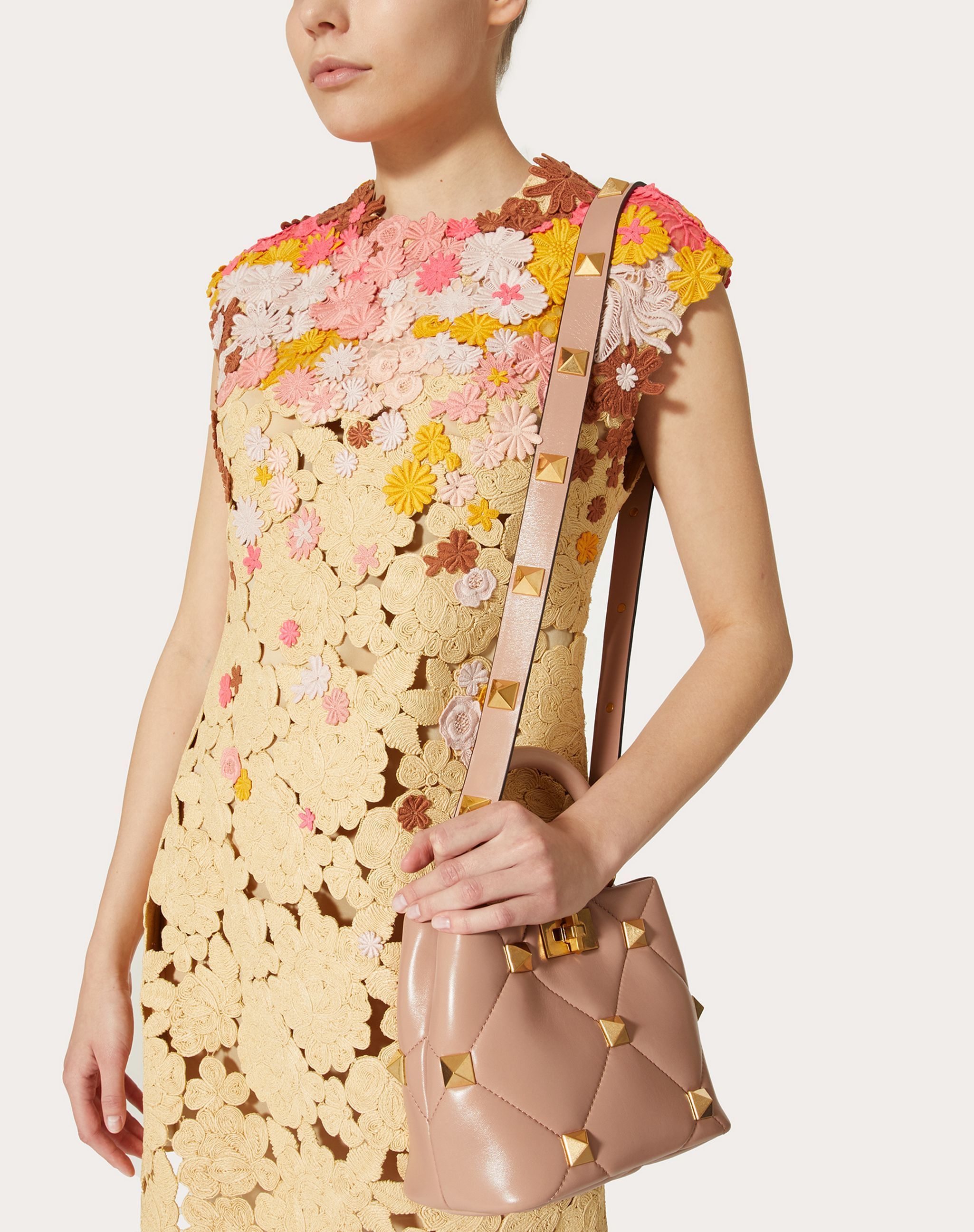 VALENTINO パーティーバッグ 【VALENTINO】佐々木希さん着用!ローマンスタッズ ハンドバッグ(20)