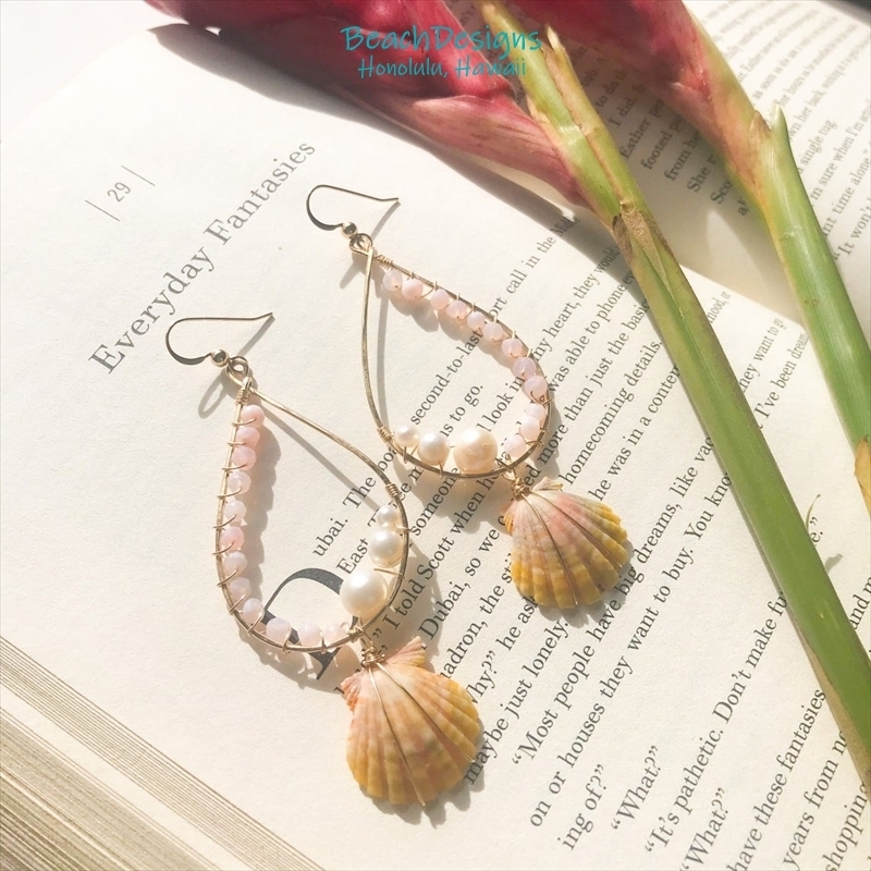 おしゃれに輝く*TORYBURCH* キラ エナメルハギーピアス*存在感◎ おしゃれに輝く*TORYBURCH* キラ エナメルハギーピアス*存在感◎