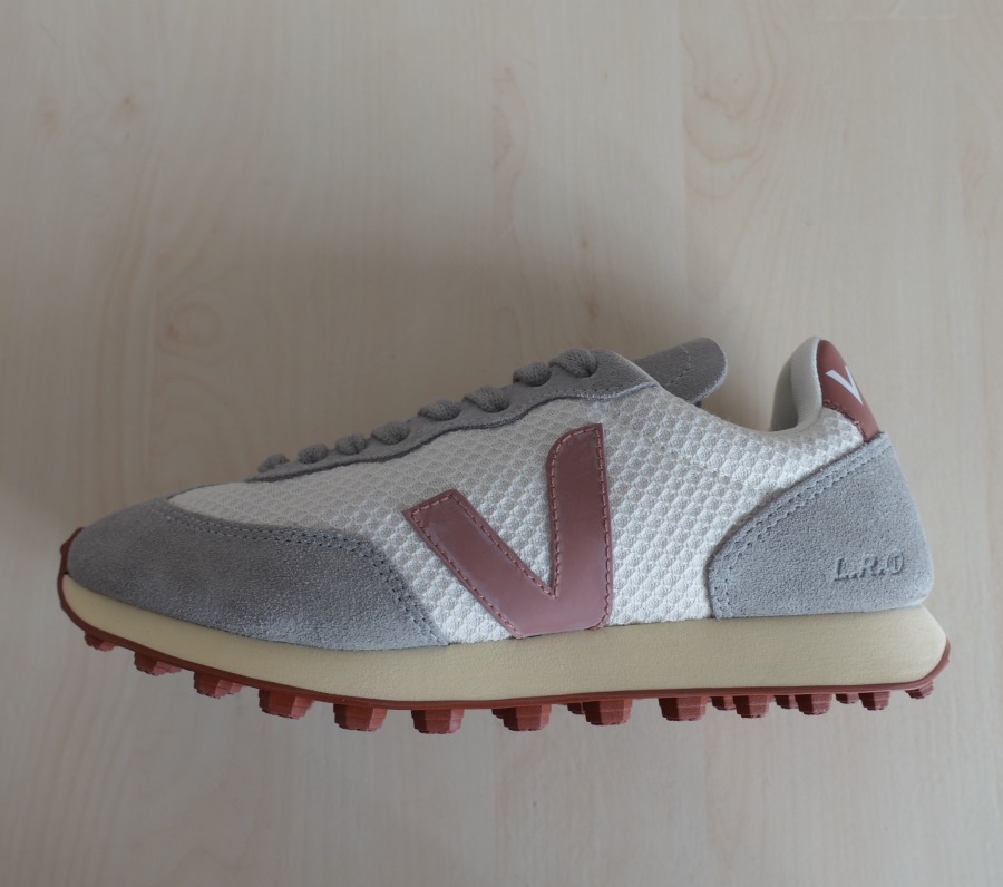 “VEJA” RIO BRANCO HEXAMESH GRAVEL DRIED-PETAL OXFORD-GREY