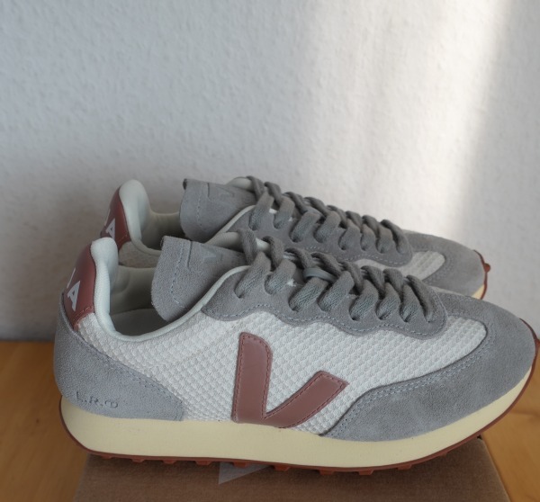 “VEJA” RIO BRANCO HEXAMESH GRAVEL DRIED-PETAL OXFORD-GREY