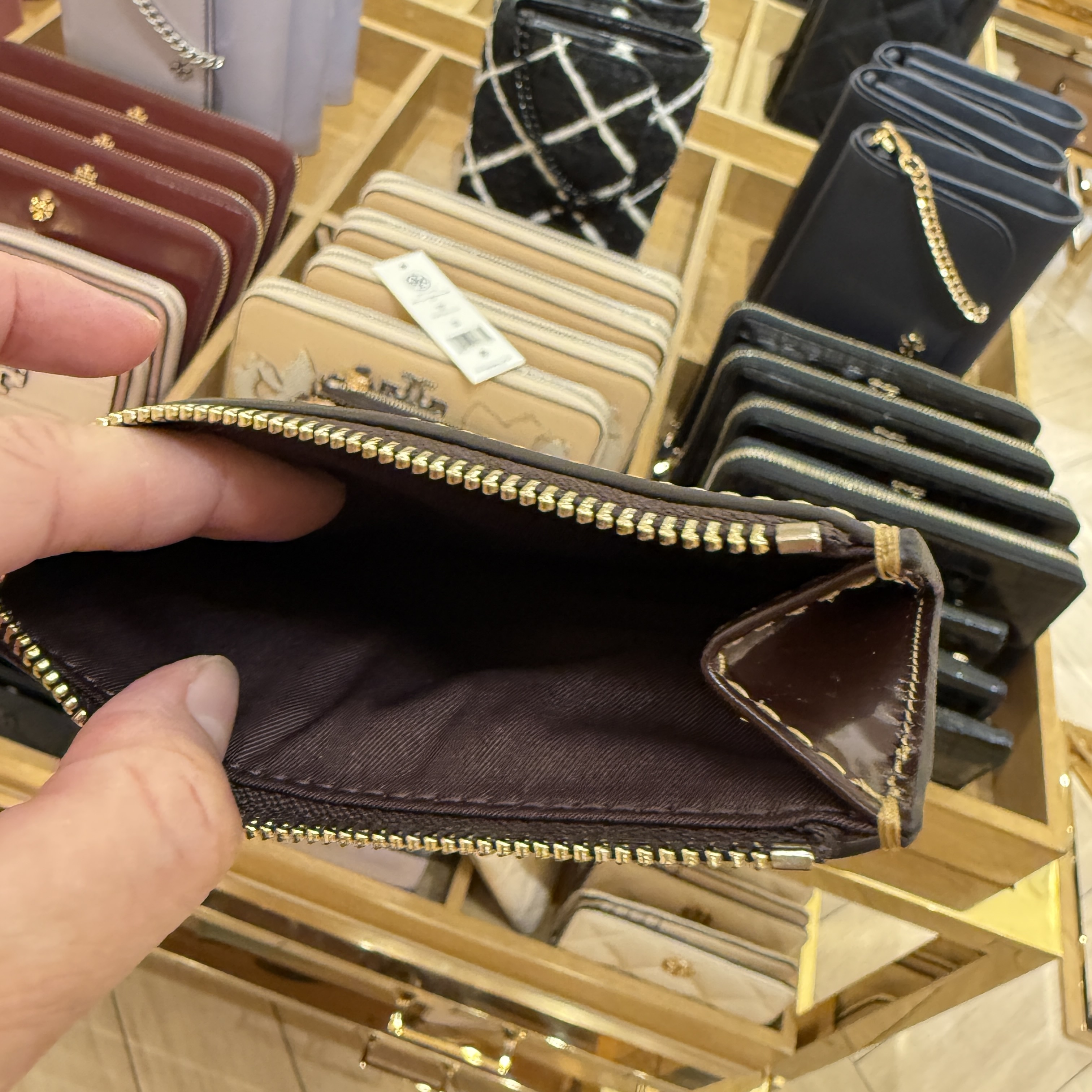 激安 TORY BURCH☆Britten Zip card case カード・名刺入れ