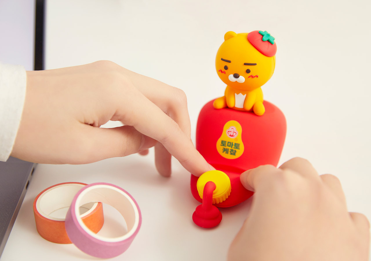 【KAKAO FRIENDS】Ryan X Ottogi コラボ★Phone Stand KAKAO FRIENDS】Ryan X Ottogi コラボ☆Phone Stand
