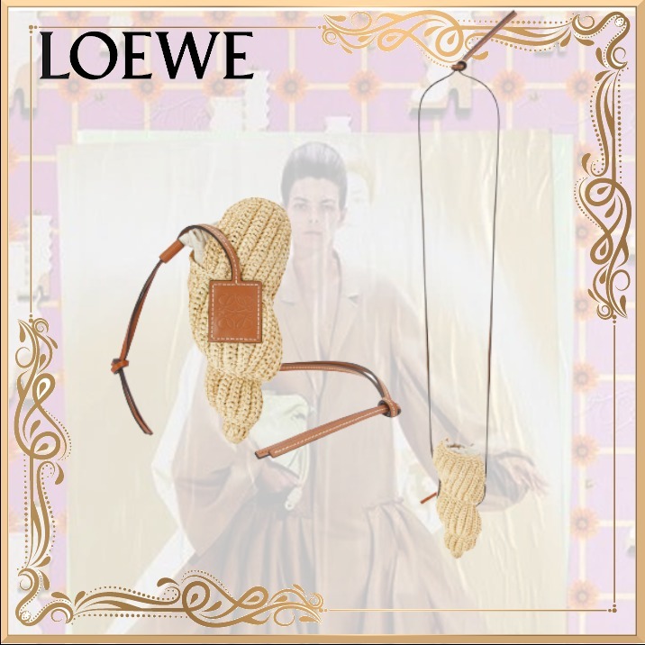 大人気新品 【LOEWE】人気!チューリップ シェル ポーチ ショルダーバッグ・ポシェット 大人気新品 【LOEWE】人気!チューリップ シェル ポーチ ショルダーバッグ・ポシェット