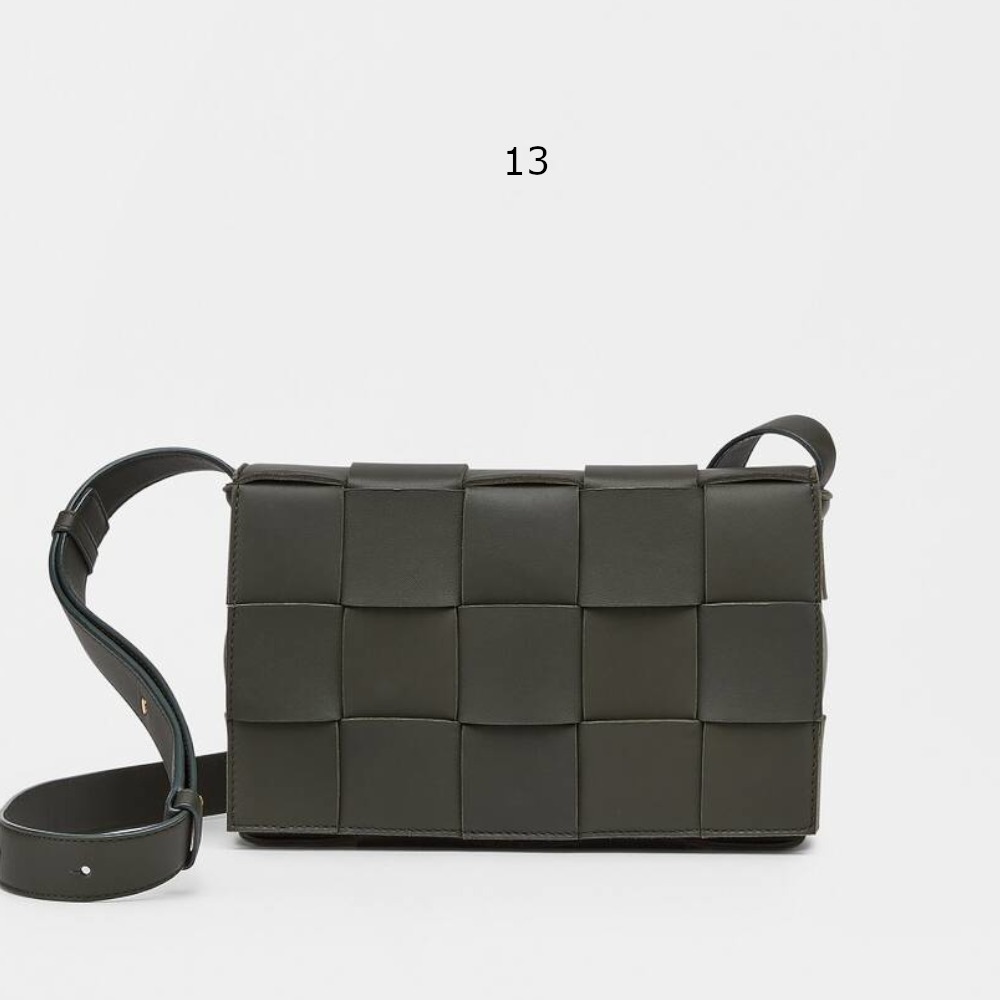 BOTTEGA VENETA ショルダーバッグ・ポシェット 新作 ★ボッテガヴェネタ★カセット(16)