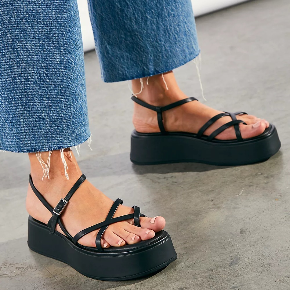 “VAGABOND” COURTNEY STRAP SANDALS BLACK