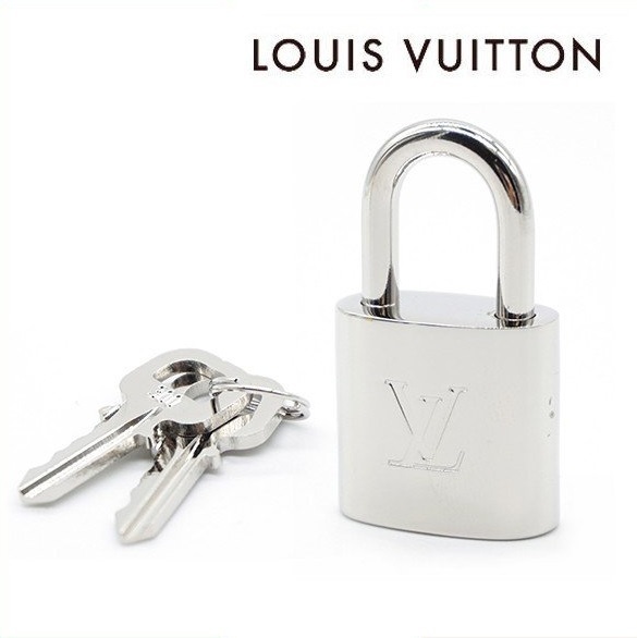 LOUIS VUITTON パドロック シルバーネックレス付き R10024