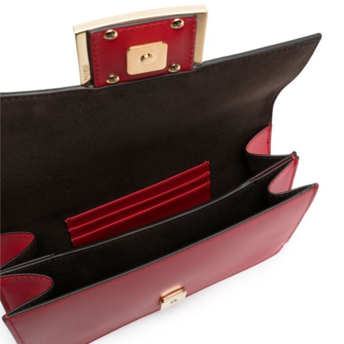 VIP価格★ FENDI フラット バゲット バッグ スモール/送料関税込 VIP価格☆ FENDI フラット バゲット バッグ スモール/送料関税込