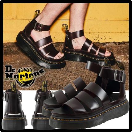 Dr.Martens CLARISSA x サンダル・ミュール(レディース) - 海外通販のBUYMA 【訳あり】 2 エナメル サンダル Dr.Martens CLARISSA ドクターマーチン サンダル