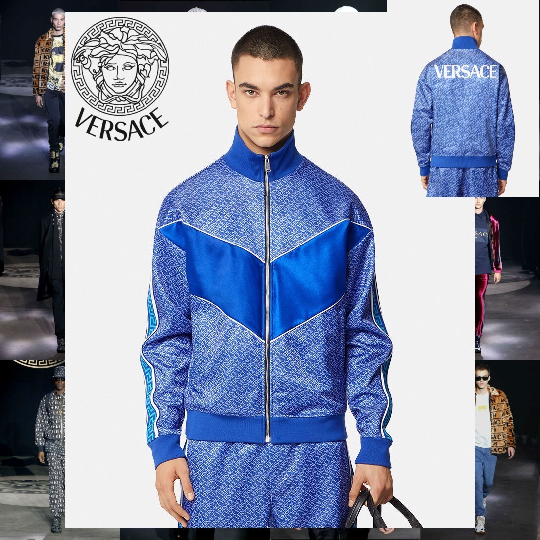 VERSACE ポリエステル混紡 ロゴ グレカ柄 ハイネック ジャージ VERSACE ポリエステル混紡 ロゴ グレカ柄 ハイネック ジャージ