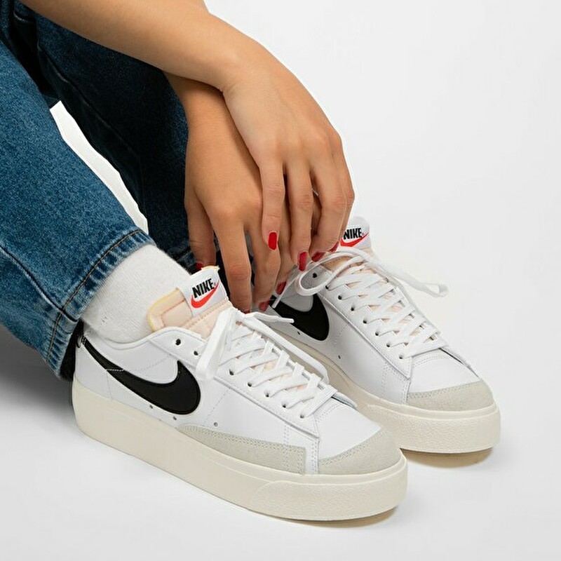 ナイキ ブレーザー NIKE BLAZER プラットフォーム ホワイトファー