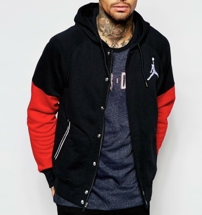 即発セールNike JordanバイカラーVARSITY Hoodieパーカー
