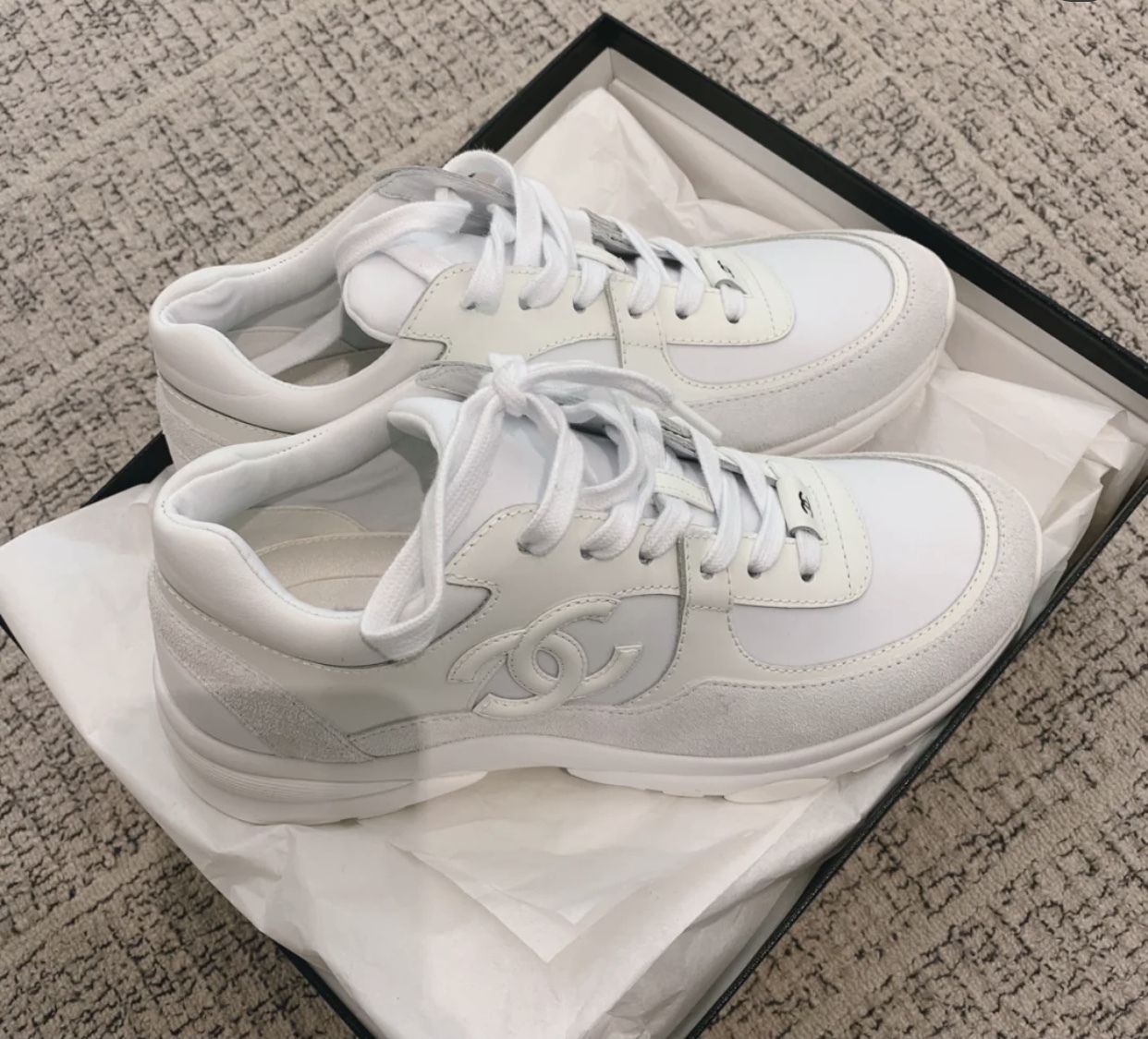 入手困難《大人気☆完売必至♪》CHANEL スニーカー