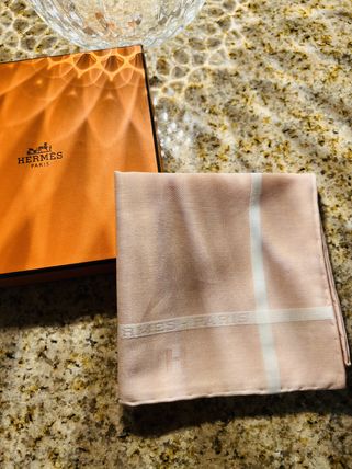 ピンク系 HERMES x ハンカチ(レディース) - 海外通販のBUYMA