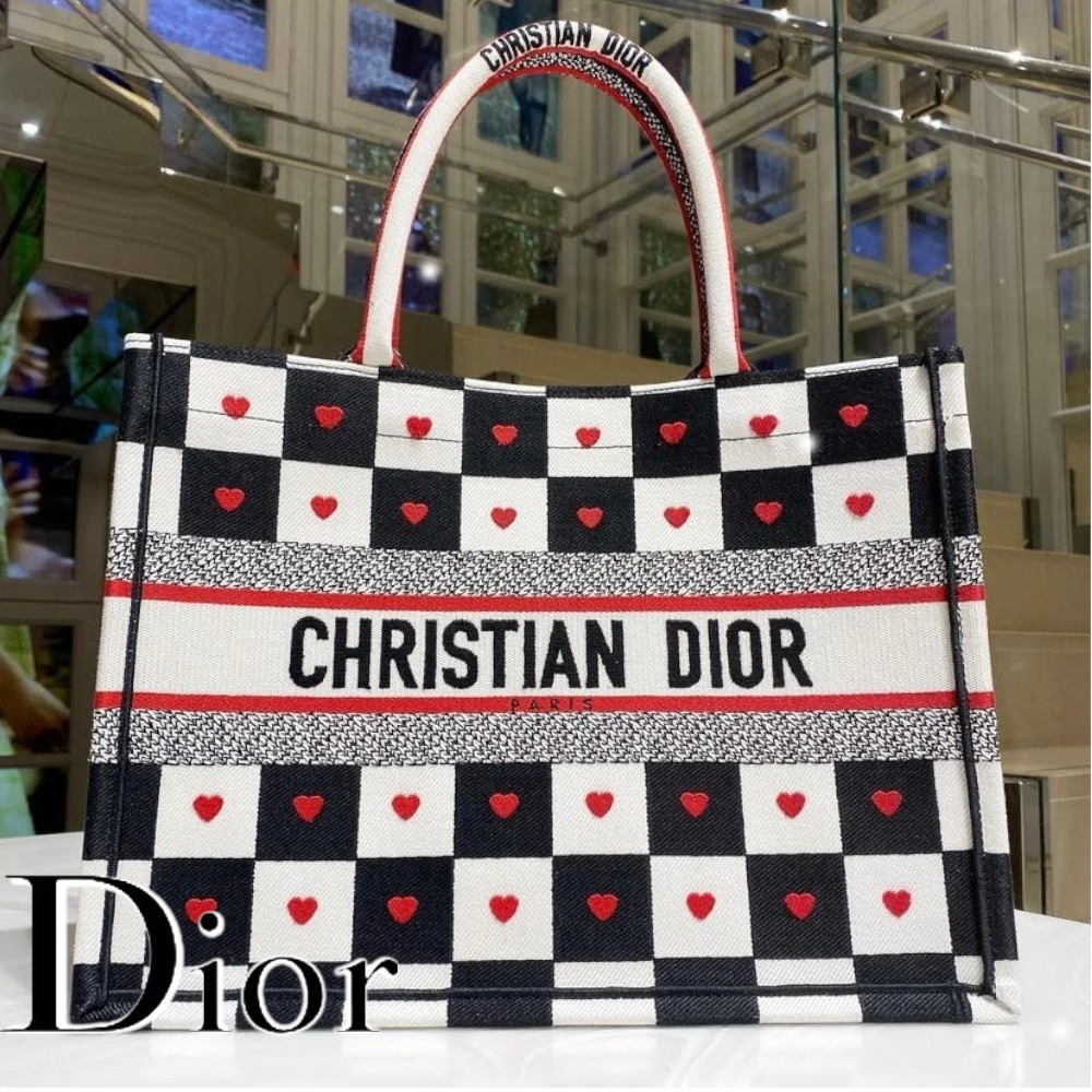 正規直営店☆DIOR☆BOOK TOTE スモールバッグ ハート 大人気 トートバッグ 正規直営店☆DIOR☆BOOK TOTE スモールバッグ ハート 大人気 トートバッグ