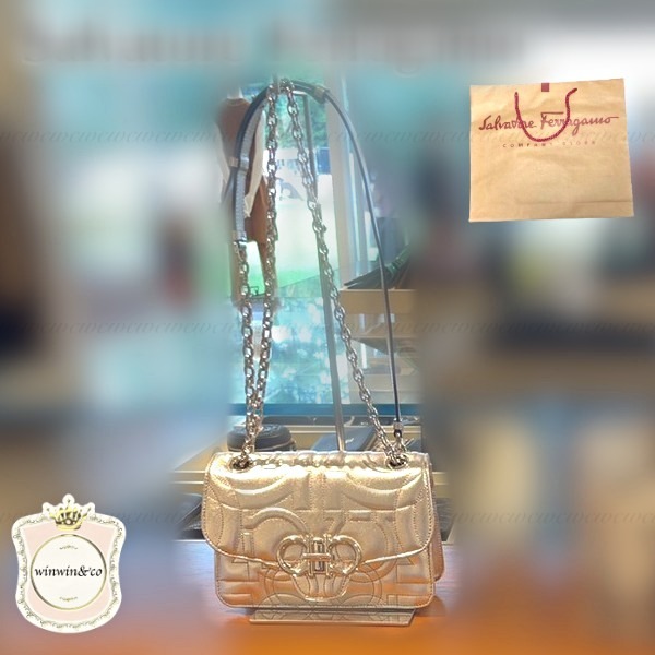 Salvatore Ferragamo■すぐ届く国内発■メタリック ショルダー