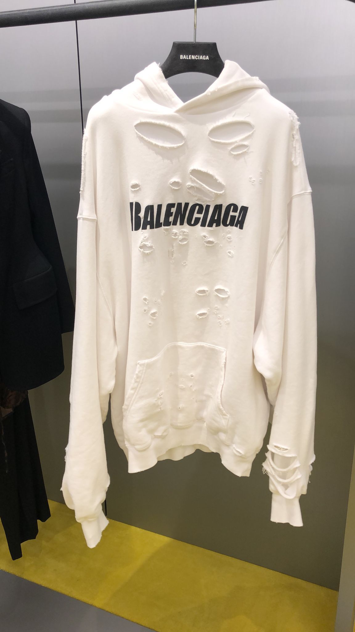 新色【BALENCIAGA】CAPS DESTROYED フーディー Balenciaga Caps Destroyed Oversize Fit Hoodie Dark Beige