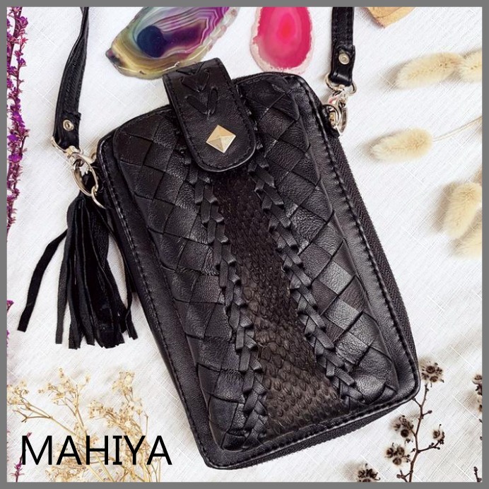 Mahiya マヒヤ ☆スマホポーチ レザー 手編み