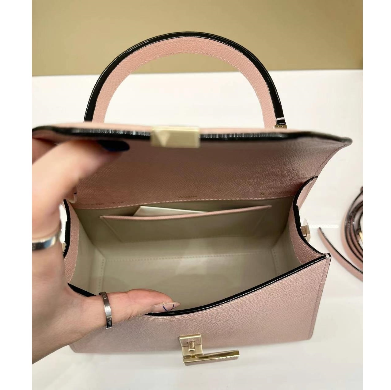 Valextra】ヴァレクストラ ISIDE MINI BAG イジィデミニバッグ