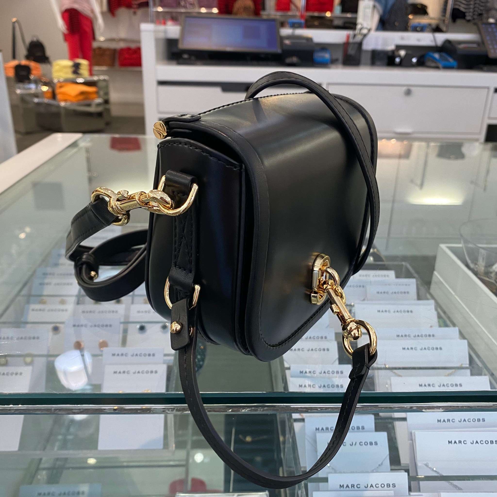 MARC JACOBS メタルロゴ チェーン サドルバッグ 2WAY 本革レザー MARC JACOBS メタルロゴ チェーン サドルバッグ 2WAY 本革レザー