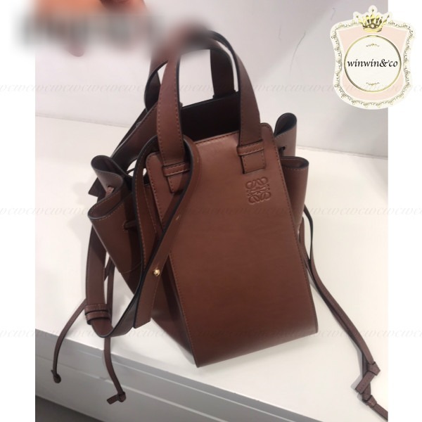 LOEWE【国内発/関税込】ハンモックドローストリングMedium Bag