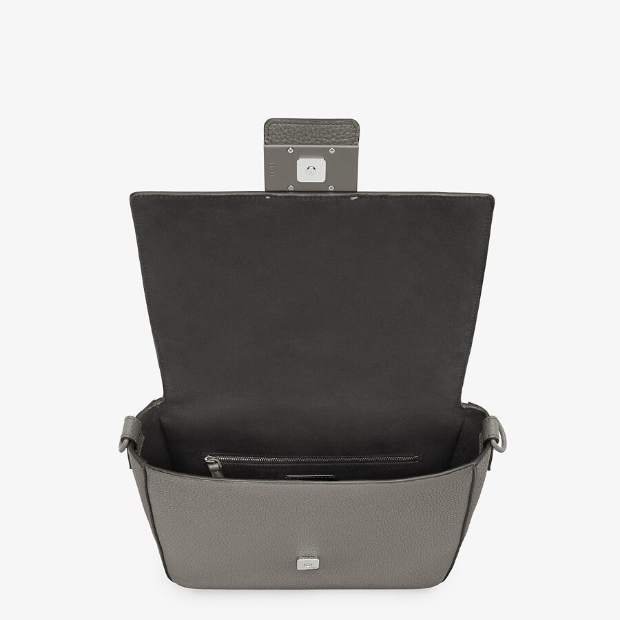 FENDI ショルダーバッグ FENDI☆ バゲットメッセンジャー ミディアム バッグ 2色(12)