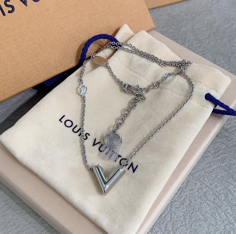 Louis Vuitton Essential V Supple Necklace Silver Metal