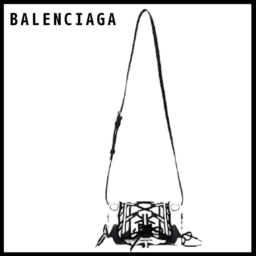 送料込 Balenciaga スニーカーヘッドフォンホルダーバッグ 黒 ショルダーバッグ・ポシェット 送料込 Balenciaga スニーカーヘッドフォンホルダーバッグ 黒 ショルダーバッグ・ポシェット