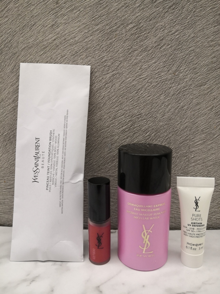 YSL BEAUTE】 ファンデーションブラシ コスメ 4点セット (Saint