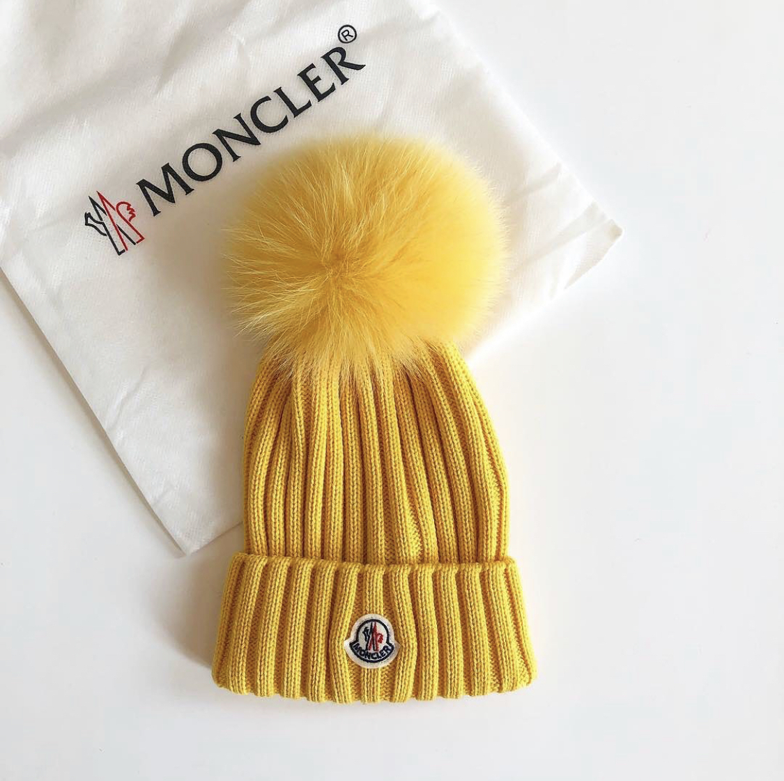 超可爱のMONCLER*21AW 新作 定番 ロゴ ポンポン付 ニット帽 紺 黄 赤 クリアランス通販 Moncrel☆ニット帽☆ポンポン ビーニー 帽子