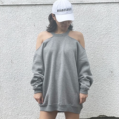 d.i.a オフショルダー 長袖 スパンコールフード トップス